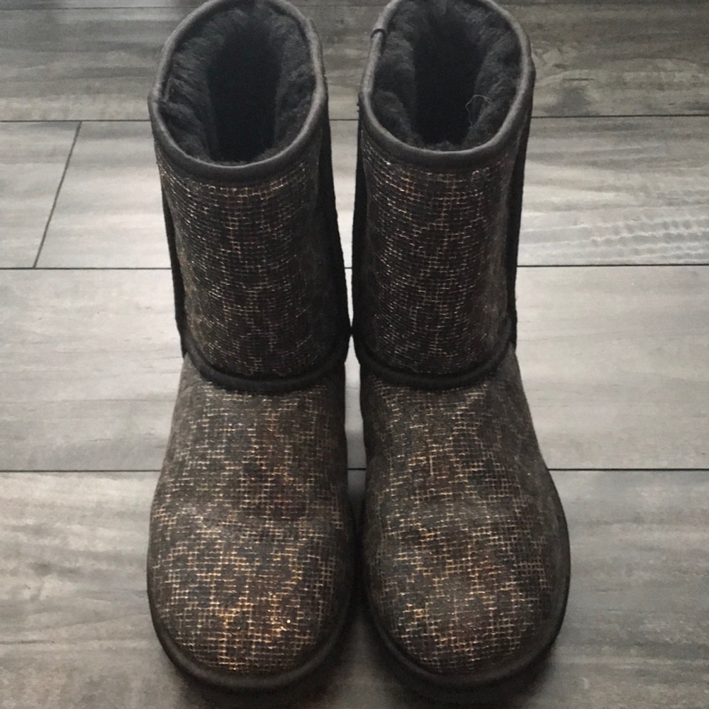 Snakeprint UGGS!